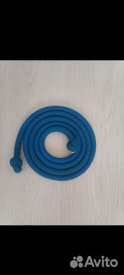 Гимнастическая скакалка