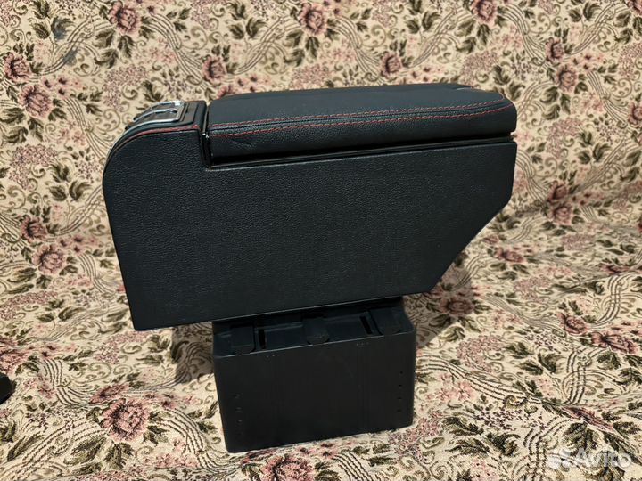 Подлокотник