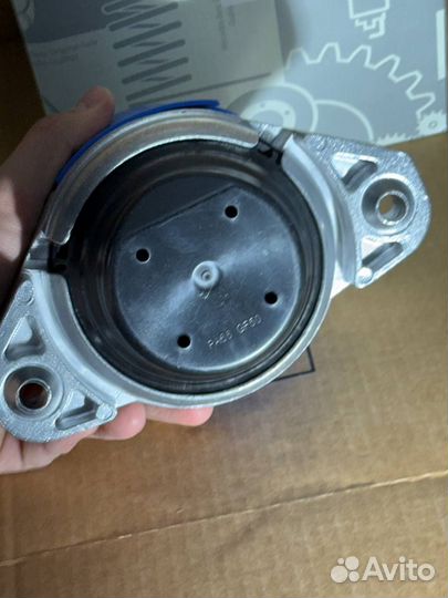 Подушка двигателя Mercedes A2222402100 W222