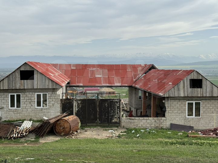 Дом 200 м² на участке 8 сот.