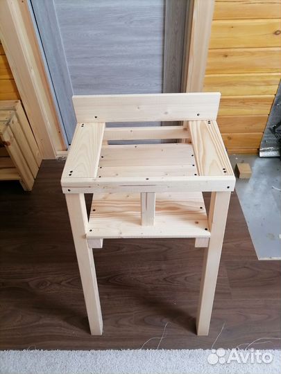 Стульчик для кормления