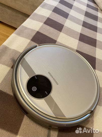Робот пылесос redmond