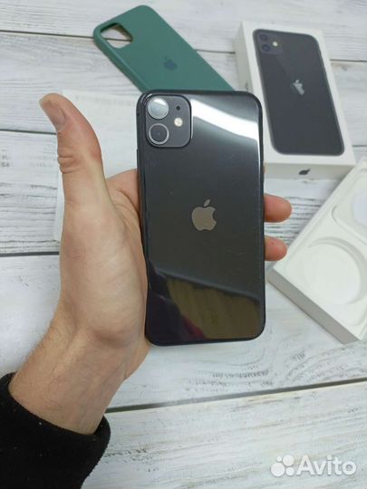 Телефон iPhone 11