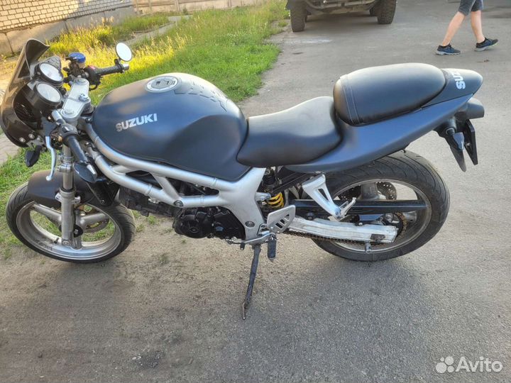 Suzuki SV400S