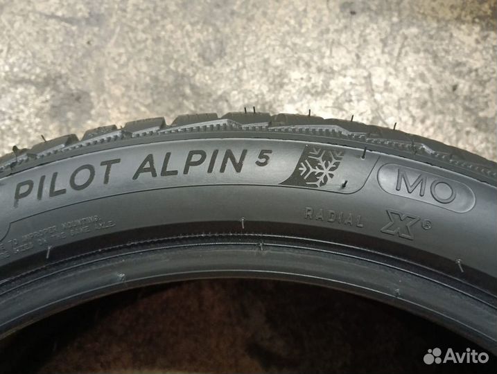 Michelin Pilot Alpin 5 245/40 R19