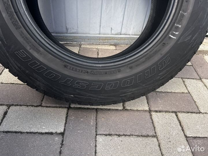 Bridgestone Blizzak DM-V1 215 S