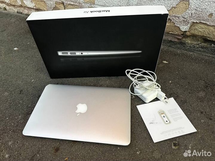 Apple Macbook Air 11