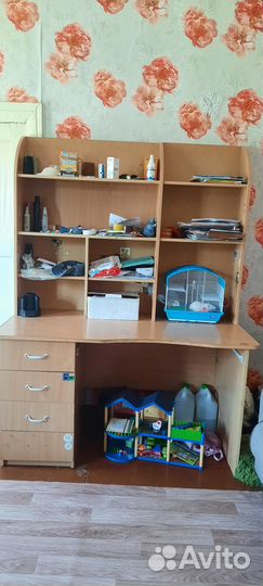 Продам стол,цена 1500