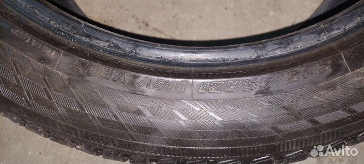 Yokohama BluEarth Winter V905 275/45 R21 и 315/40 R21