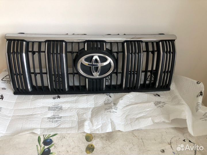 Решетка радиатора Toyota Land Cruiser Prado 150