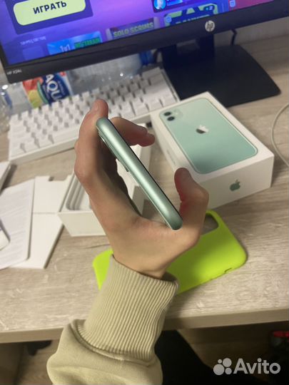 iPhone 11, 64 ГБ