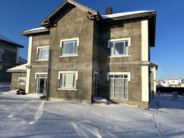 Дом 381 м² на участке 10 сот.