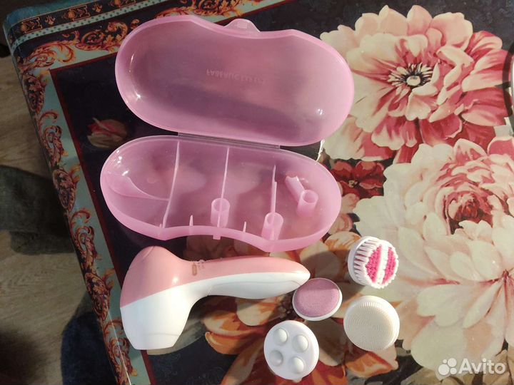 Массажер для лица новый