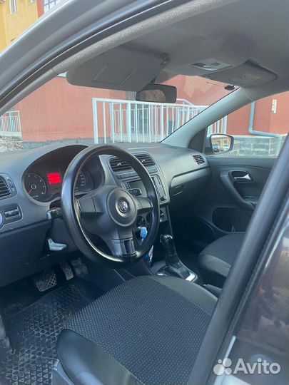 Volkswagen Polo 1.6 AT, 2011, 123 600 км