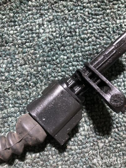 Датчик abs передний Volkswagen touran