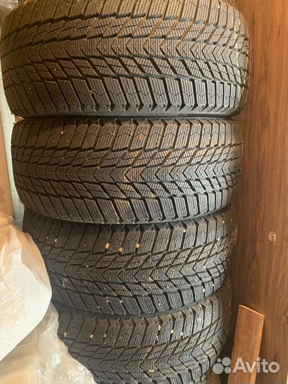 Nexen Winguard Ice Plus 22/45 R18