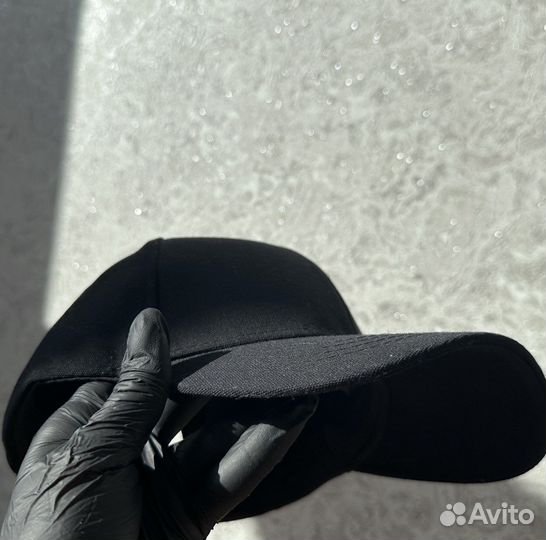 Кепка черная белая