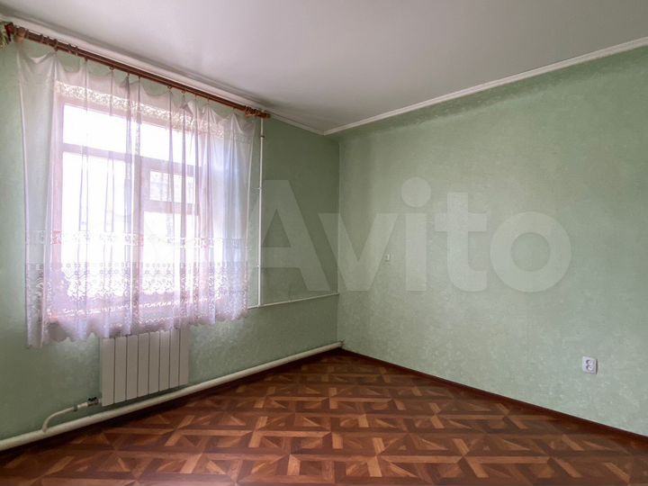 3-к. квартира, 61 м², 1/2 эт.