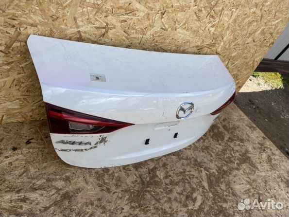 Mazda 3 BM крышка багажника седан