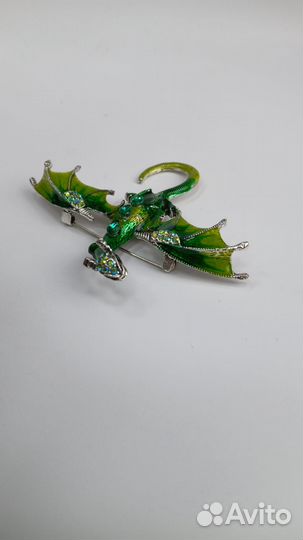 Брошь зеленый дракон с кристаллами