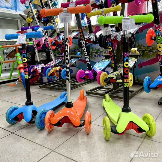 Самокат 3-х колесный однотонный