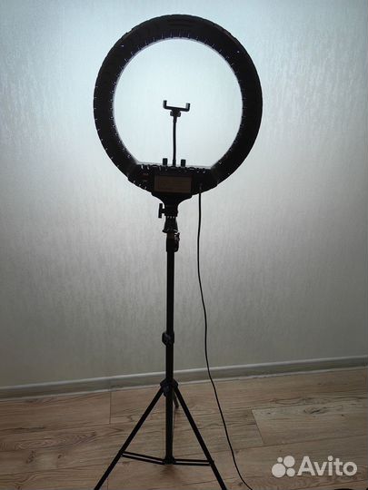 Кольцевая лампа 45 см со штативом
