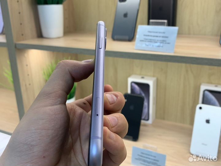 iPhone 11, 64 ГБ