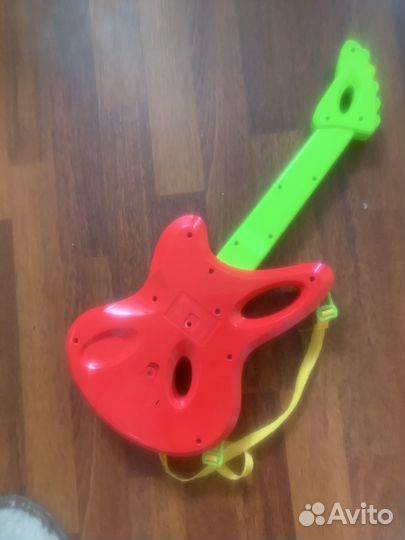 Игрушки, гитара,Медведь, Машинка, самокат