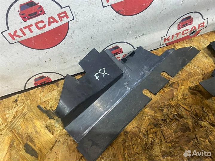 Воздуховод радиатора (штука) Ford Focus 2