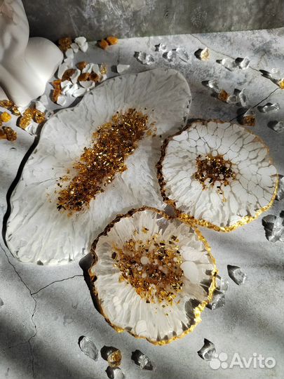 Блюдо сервировочное и подстаканники