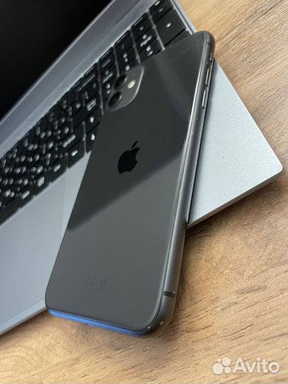 Продам iPhone 11 64G