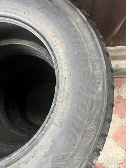 Bridgestone Blizzak DM-V2 265/65 R17