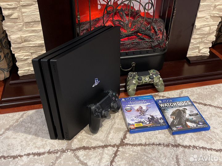 Sony ps4 pro 1tb(7 игр+2 геймпада)
