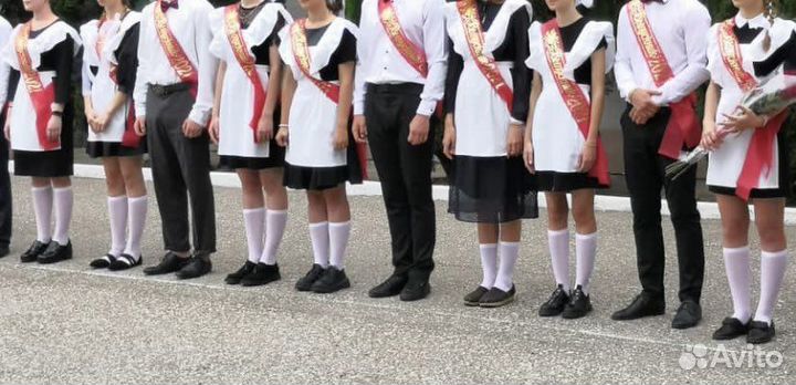 Белый фартук на последний звонок