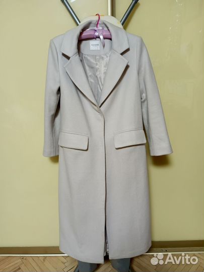 Пальто женское 42 44 бежевое