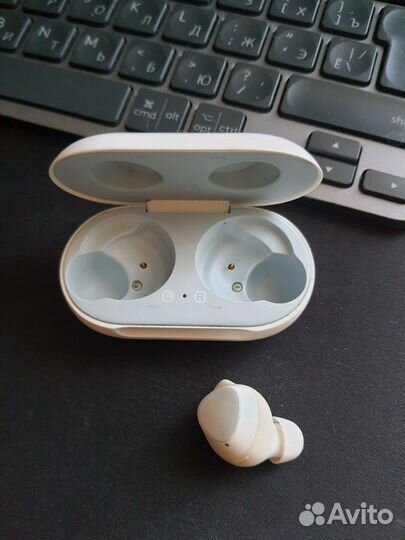 Один наушник samsung galaxy buds 2 SM-R170