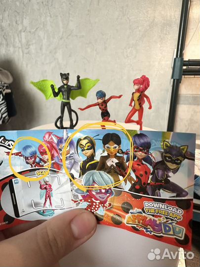 Фигурки леди баг и супер кот из киндера