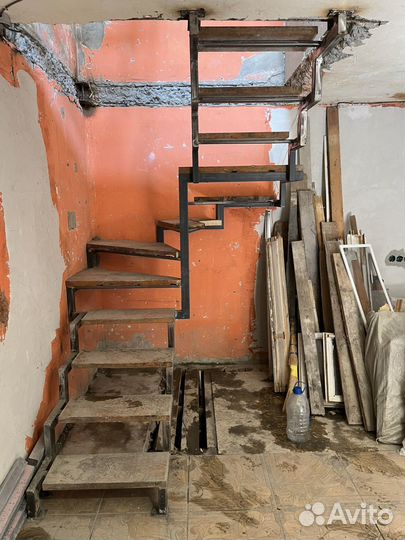 Лестница на второй этаж из металла