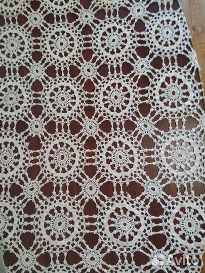 Вязанная крючком скатерть