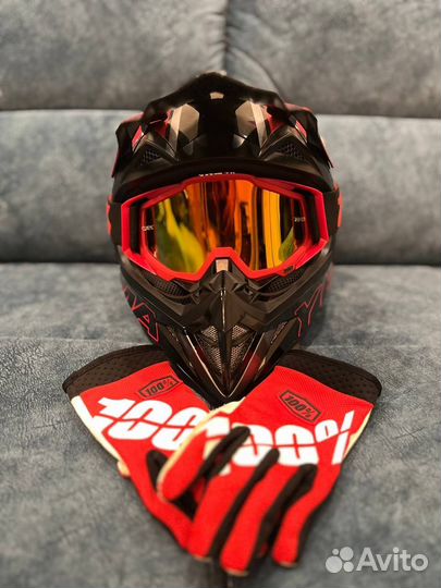 Шлем для мотокросса