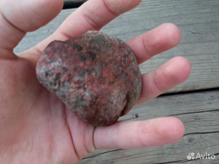 Гранит красный