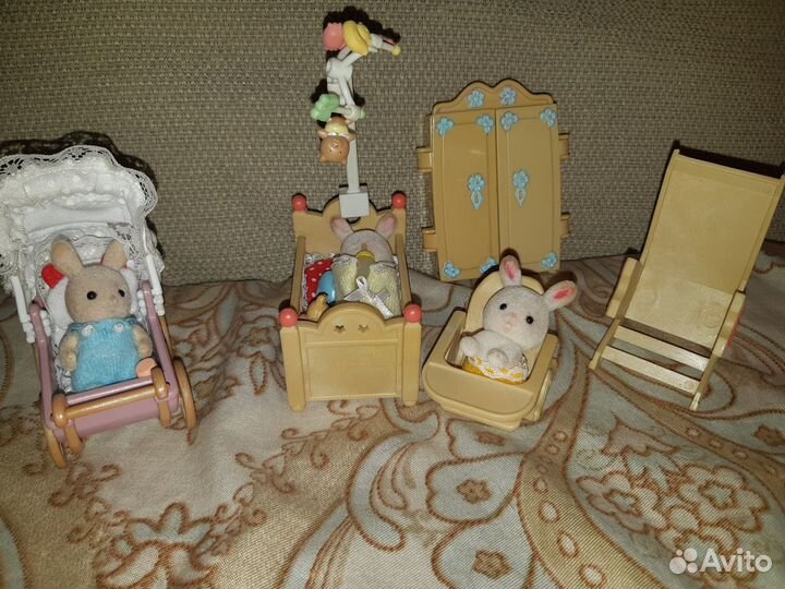 Sylvanian Families коляска, кроватка, мебель