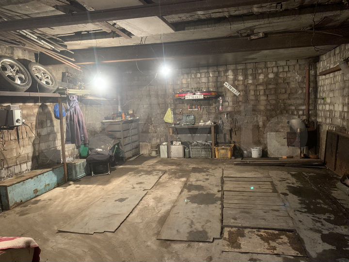 Гараж, > 30 м²