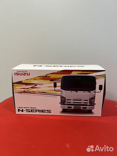 Модель машины Isuzu N серии(новая в упаковке)
