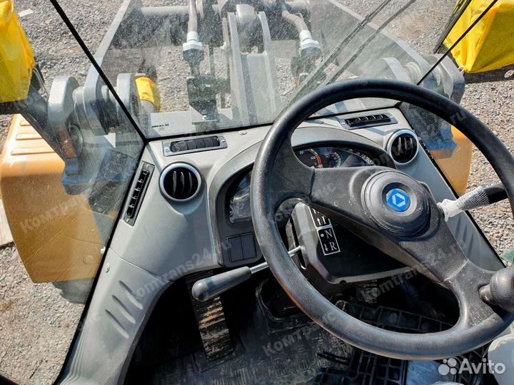 Фронтальный погрузчик XCMG LW330RU, 2023