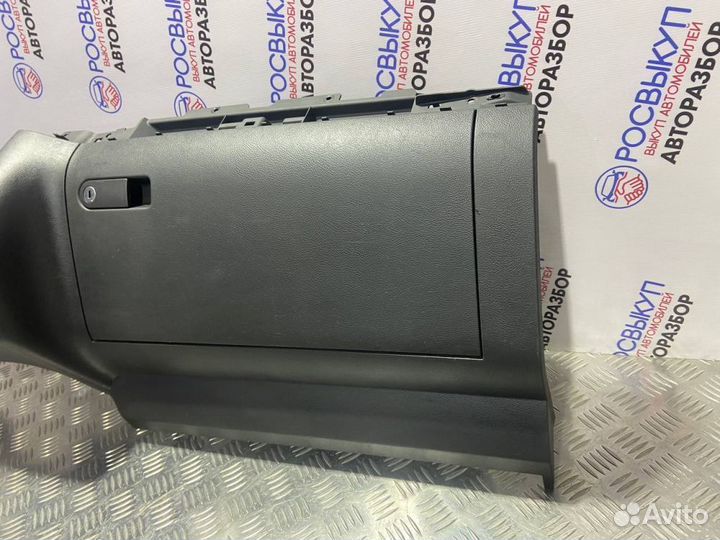 Бардачок Volkswagen Touareg 7L