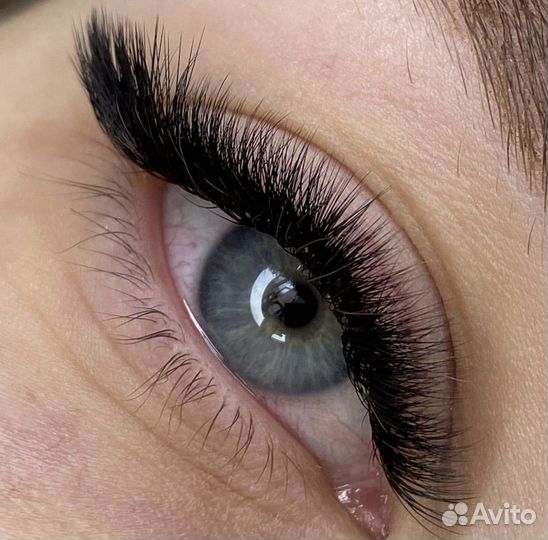 Наращивание ресниц, оформление бровей