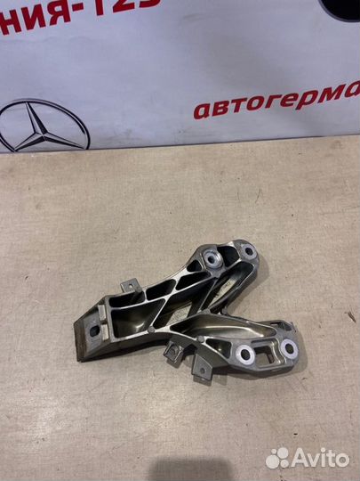 Кронштейн двигателя левый Bmw X5 E70 N52B30AF 2007