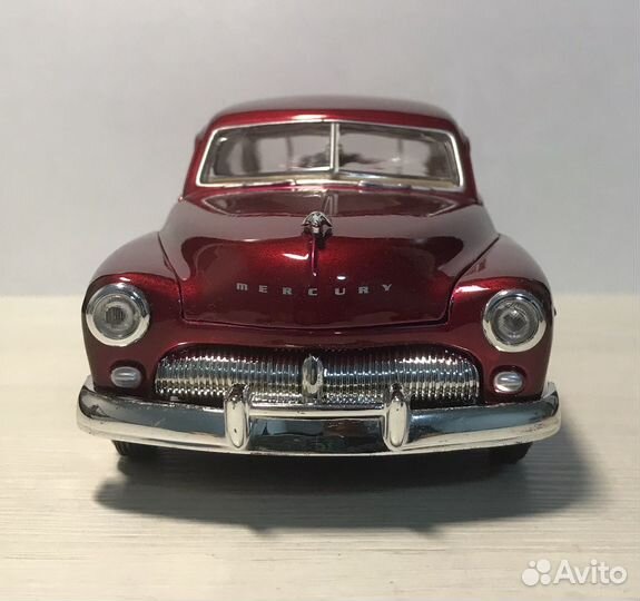 Модель автомобиля 1:24 Mercury coupe