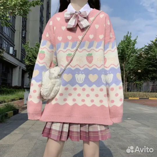 Свитер женский